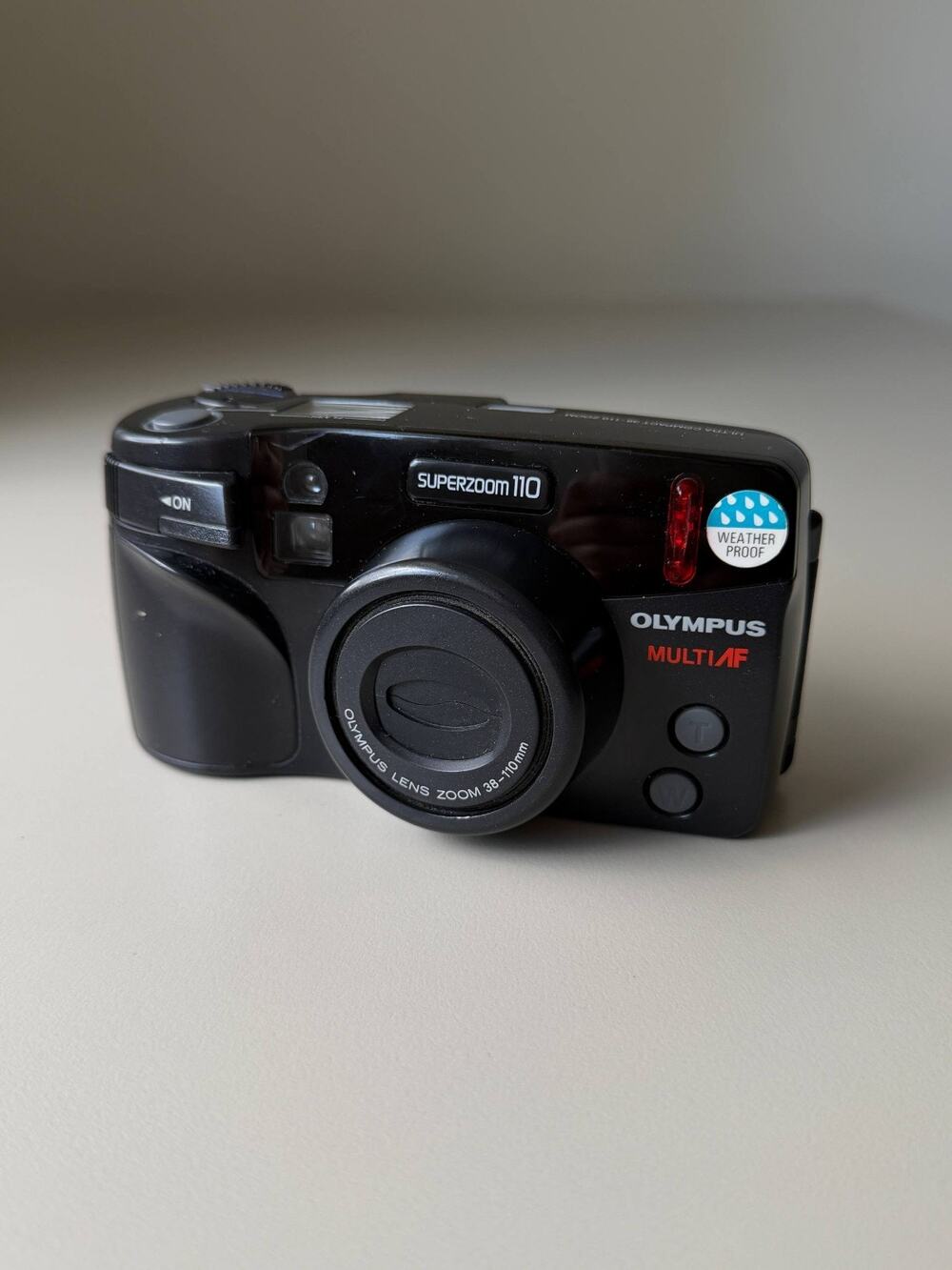 Olympus Superzoom 110 Point & Shoot 35mm Film Camera 90s Weatherproof WORKS